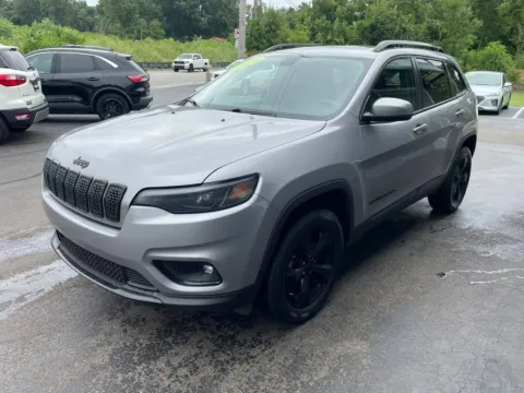 More photos of 2019 Jeep Cherokee Altitude Sport Utility 4D at Valpo Car Co., IN