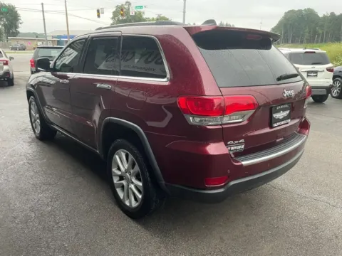 More photos of 2017 Jeep Grand Cherokee Limited Sport Utility 4D at Valpo Car Co., IN