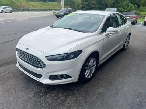 More photos of 2016 Ford Fusion SE Sedan 4D at Valpo Car Co., IN