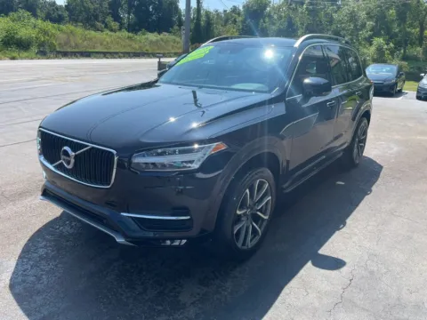 More photos of 2018 Volvo XC90 T6 Momentum Sport Utility 4D at Valpo Car Co., IN