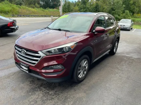 More photos of 2018 Hyundai Tucson SEL Sport Utility 4D at Valpo Car Co., IN