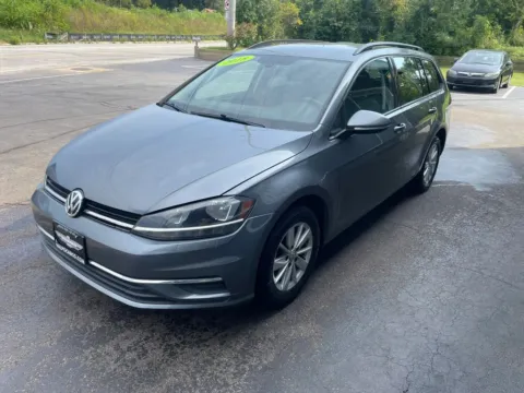 More photos of 2018 Volkswagen Golf SportWagen TSI S Wagon 4D at Valpo Car Co., IN