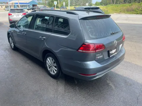 More photos of 2018 Volkswagen Golf SportWagen TSI S Wagon 4D at Valpo Car Co., IN