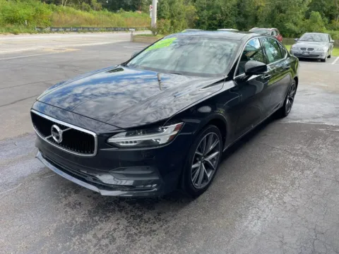 More photos of 2018 Volvo S90 T6 Momentum Sedan 4D at Valpo Car Co., IN