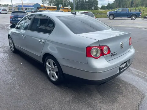 More photos of 2006 Volkswagen Passat 2.0T Sedan 4D at Valpo Car Co., IN