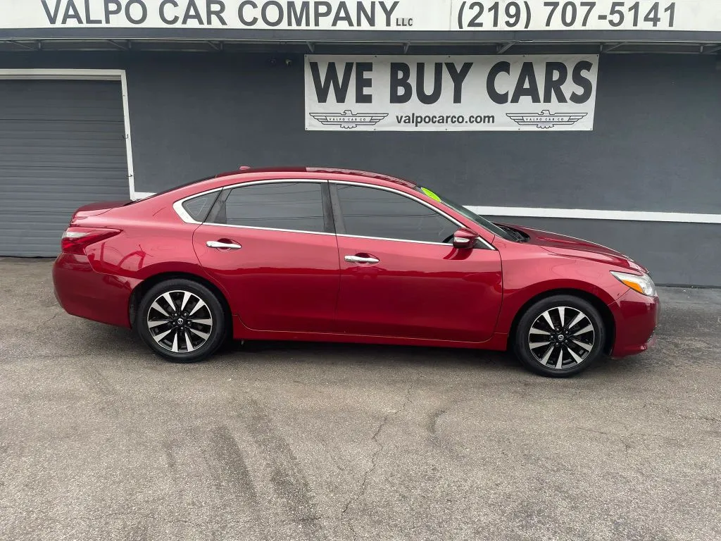 Red 2018 Nissan Altima 2.5 SL Sedan 4D for sale in Valparaiso, IN