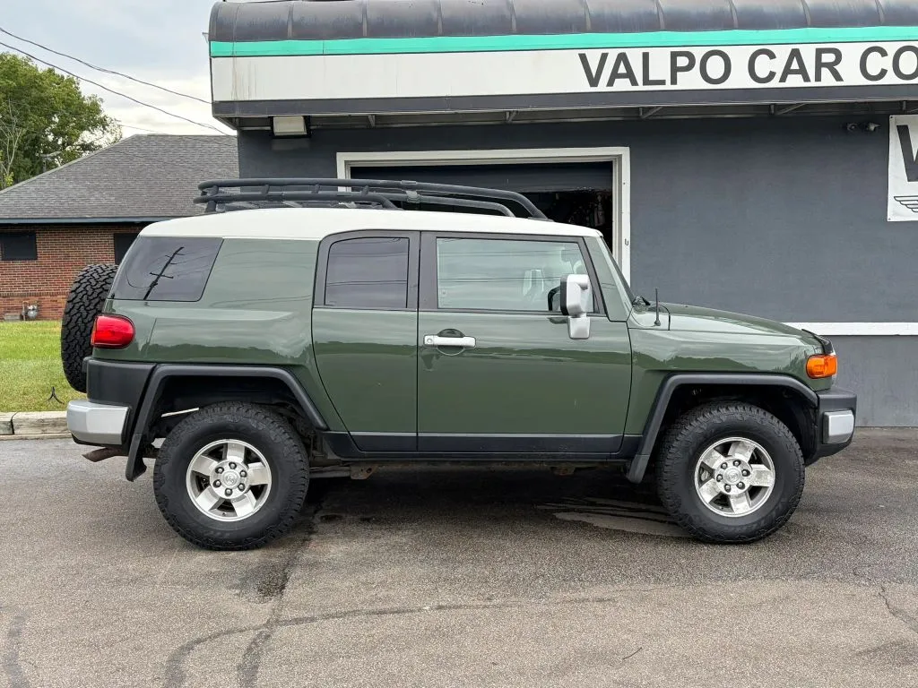 Green 2010 Toyota FJ Cruiser Sport Utility 2D for sale in Valparaiso, IN