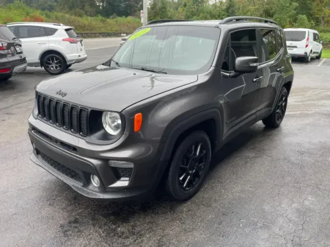 More photos of 2020 Jeep Renegade Altitude Sport Utility 4D at Valpo Car Co., IN