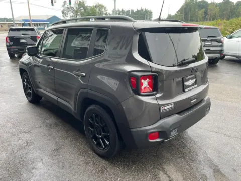More photos of 2020 Jeep Renegade Altitude Sport Utility 4D at Valpo Car Co., IN