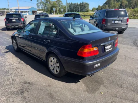 More photos of 2004 BMW 3 Series 325xi Sedan 4D at Valpo Car Co., IN