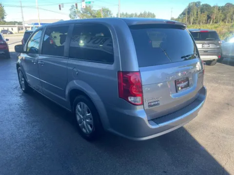 More photos of 2017 Dodge Grand Caravan Passenger SE Minivan 4D at Valpo Car Co., IN