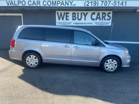 Silver 2017 Dodge Grand Caravan Passenger SE Minivan 4D for sale in Valparaiso, IN
