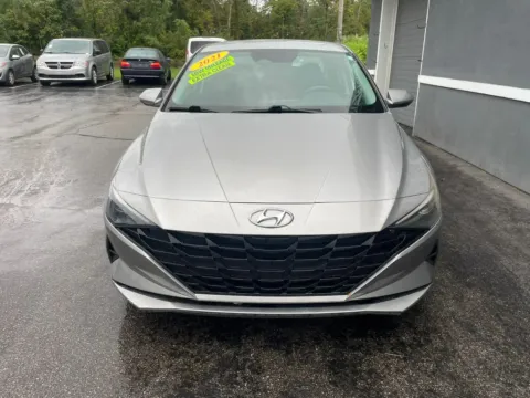 Another view of 2021 Hyundai Elantra SEL Sedan 4D for sale in Valparaiso, IN at Valpo Car Co.