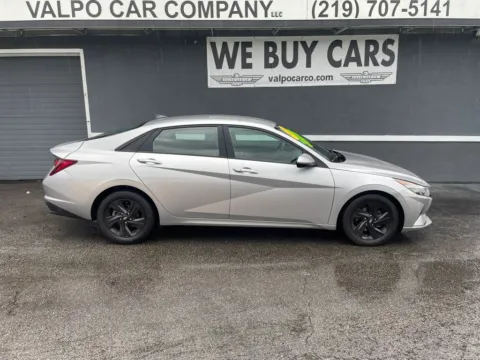 Silver 2021 Hyundai Elantra SEL Sedan 4D for sale in Valparaiso, IN