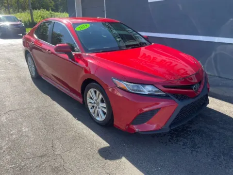 Photos of 2019 Toyota Camry SE Sedan 4D for sale in Valparaiso, IN at Valpo Car Co.