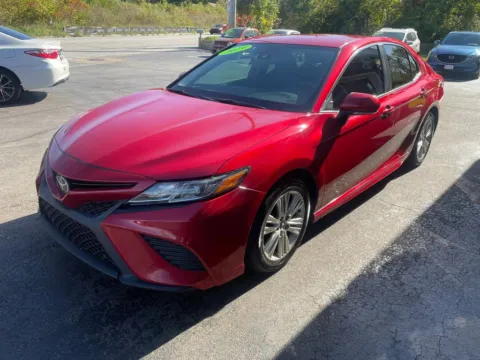More photos of 2019 Toyota Camry SE Sedan 4D at Valpo Car Co., IN