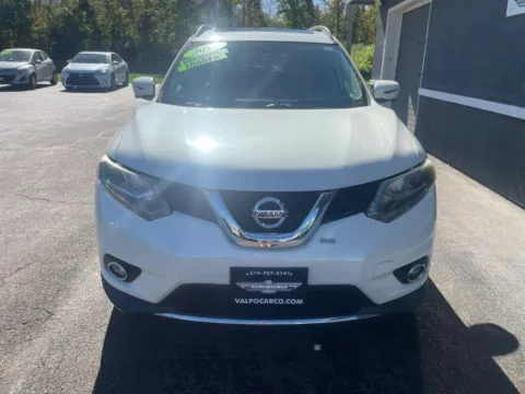 White 2016 Nissan Rogue SL Sport Utility 4D for sale in Valparaiso, IN