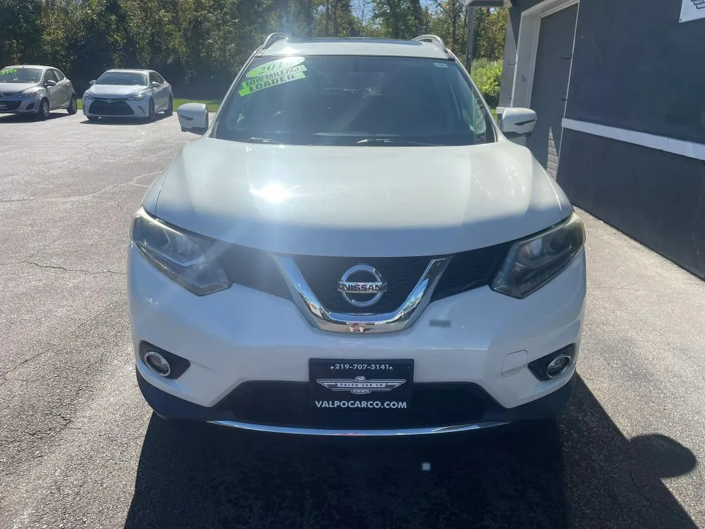 White 2016 Nissan Rogue SL Sport Utility 4D for sale in Valparaiso, IN