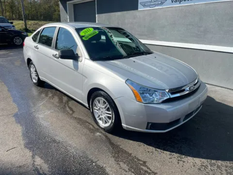 Photos of 2011 Ford Focus SE Sedan 4D for sale in Valparaiso, IN at Valpo Car Co.