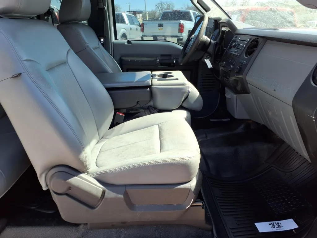 Ford F-350 photo 11