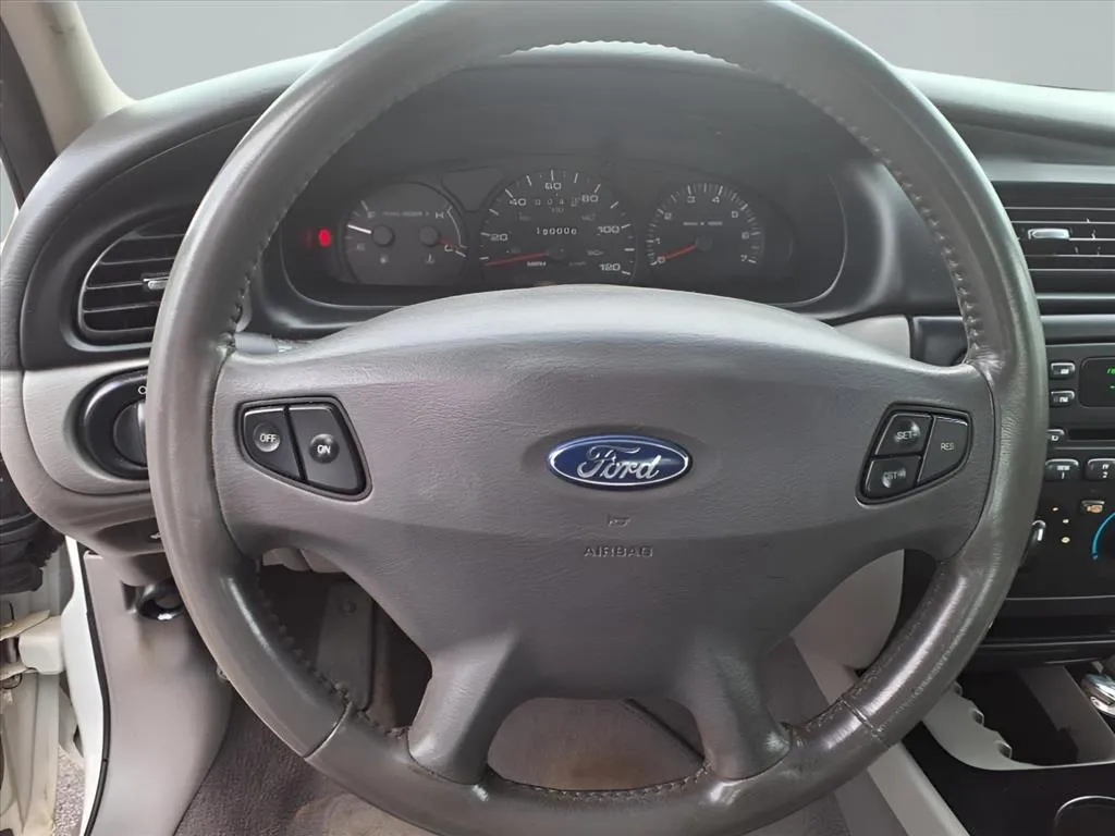 2002 Ford Taurus SES Deluxe - Photo 7