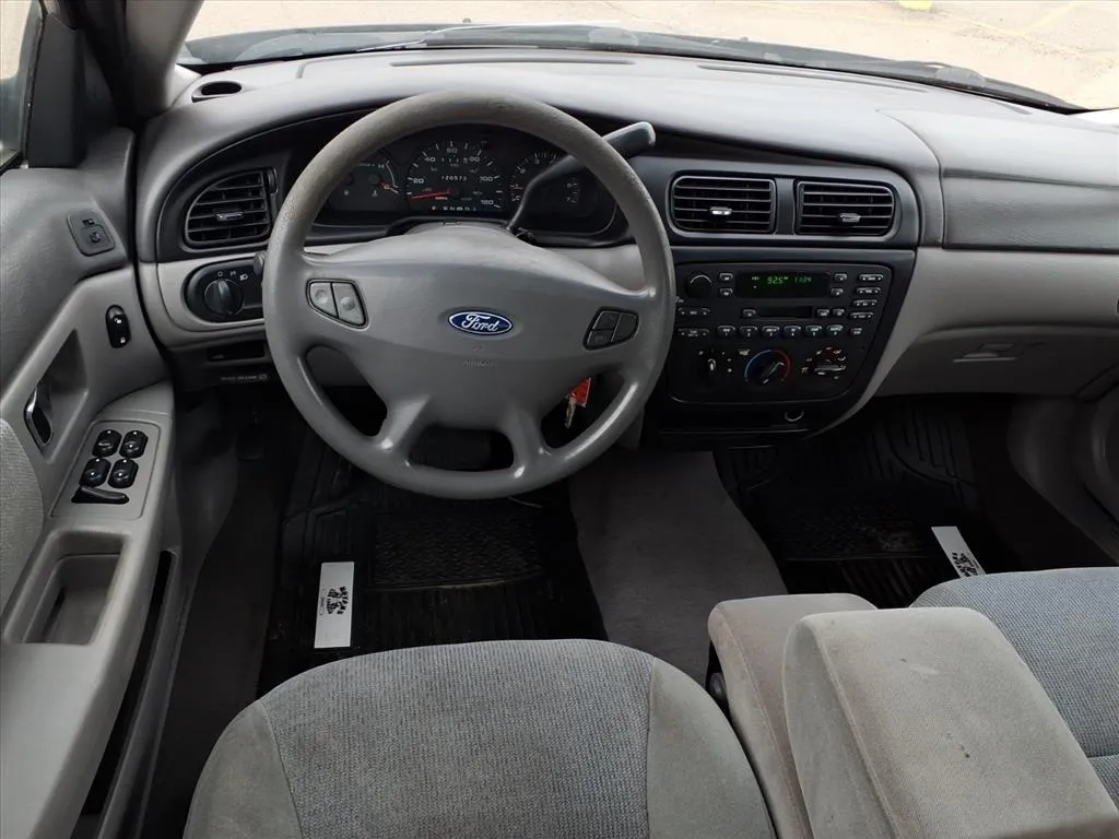 2000 Ford Taurus SES - Photo 10