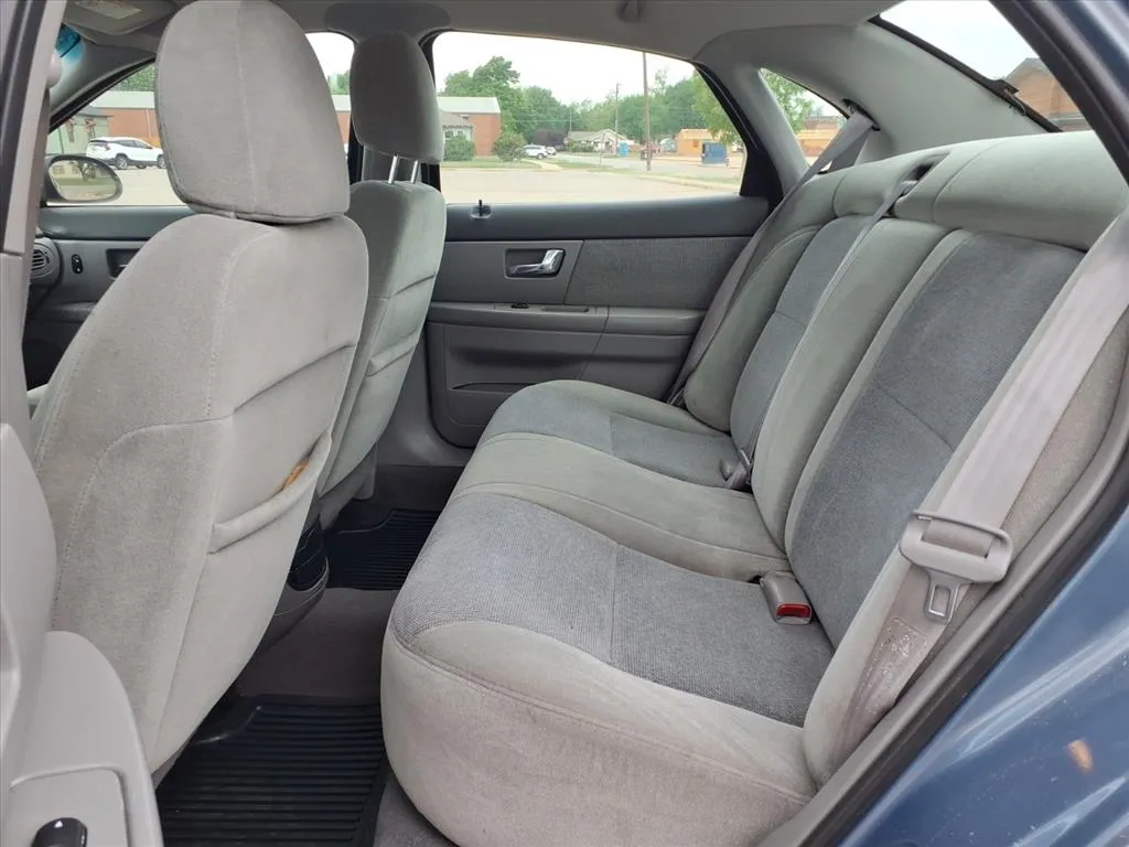2000 Ford Taurus SES - Photo 11