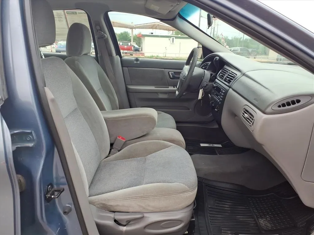 2000 Ford Taurus SES - Photo 13