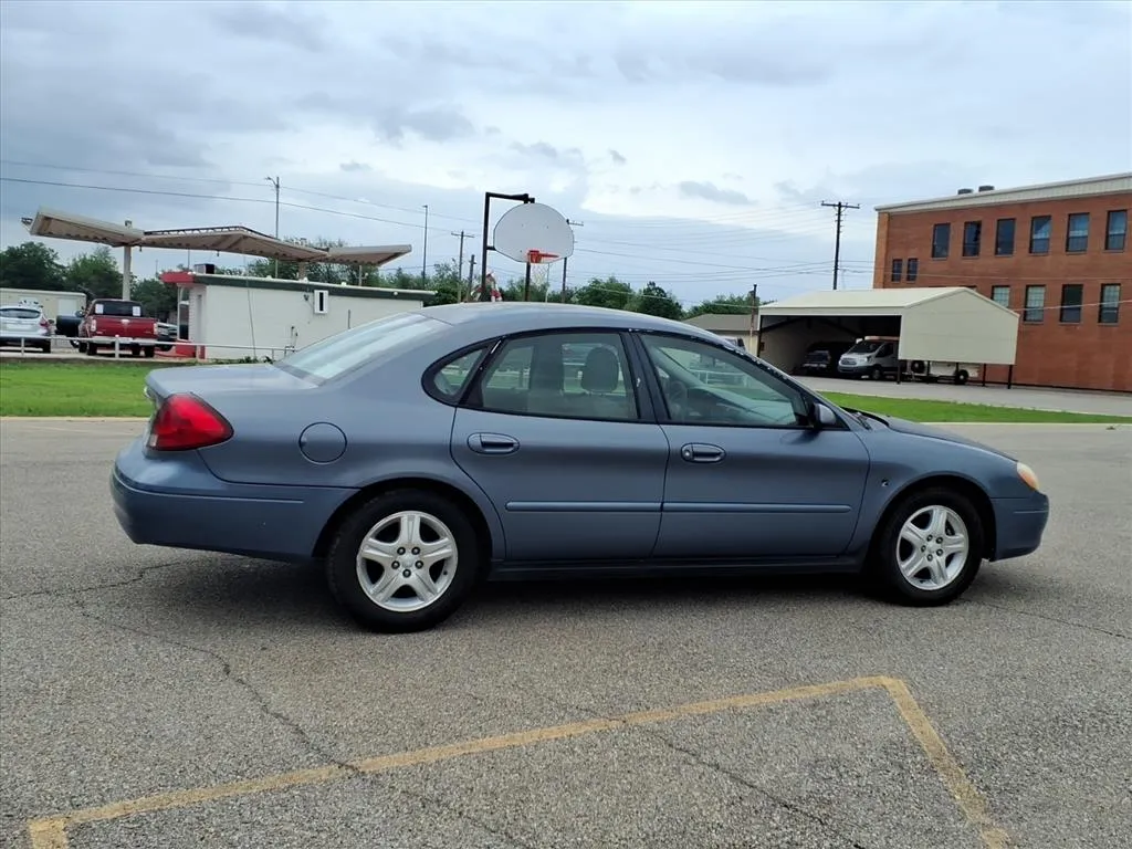 2000 Ford Taurus SES - Photo 16