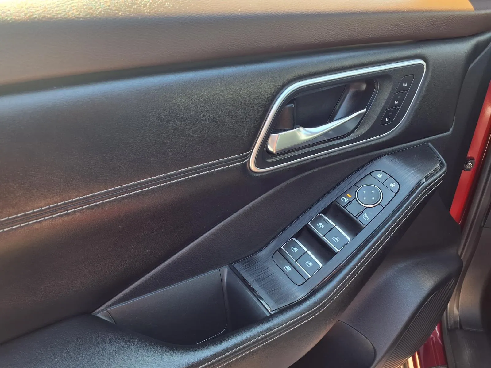 Nissan Rogue photo 11