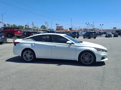 Photos of 2021 NISSAN ALTIMA PLATINUM for sale in Chickasha, OK at Bryan's Car Corner Chickasha