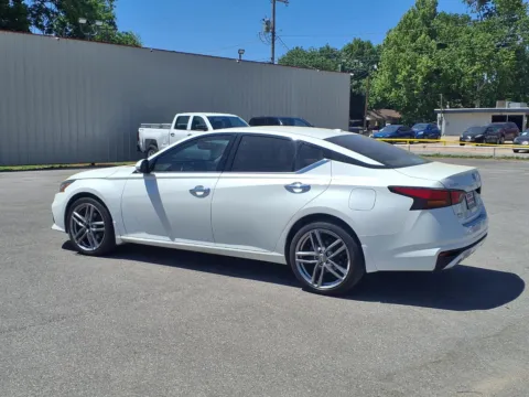 More photos of 2021 NISSAN ALTIMA PLATINUM at Bryan's Car Corner Chickasha, OK