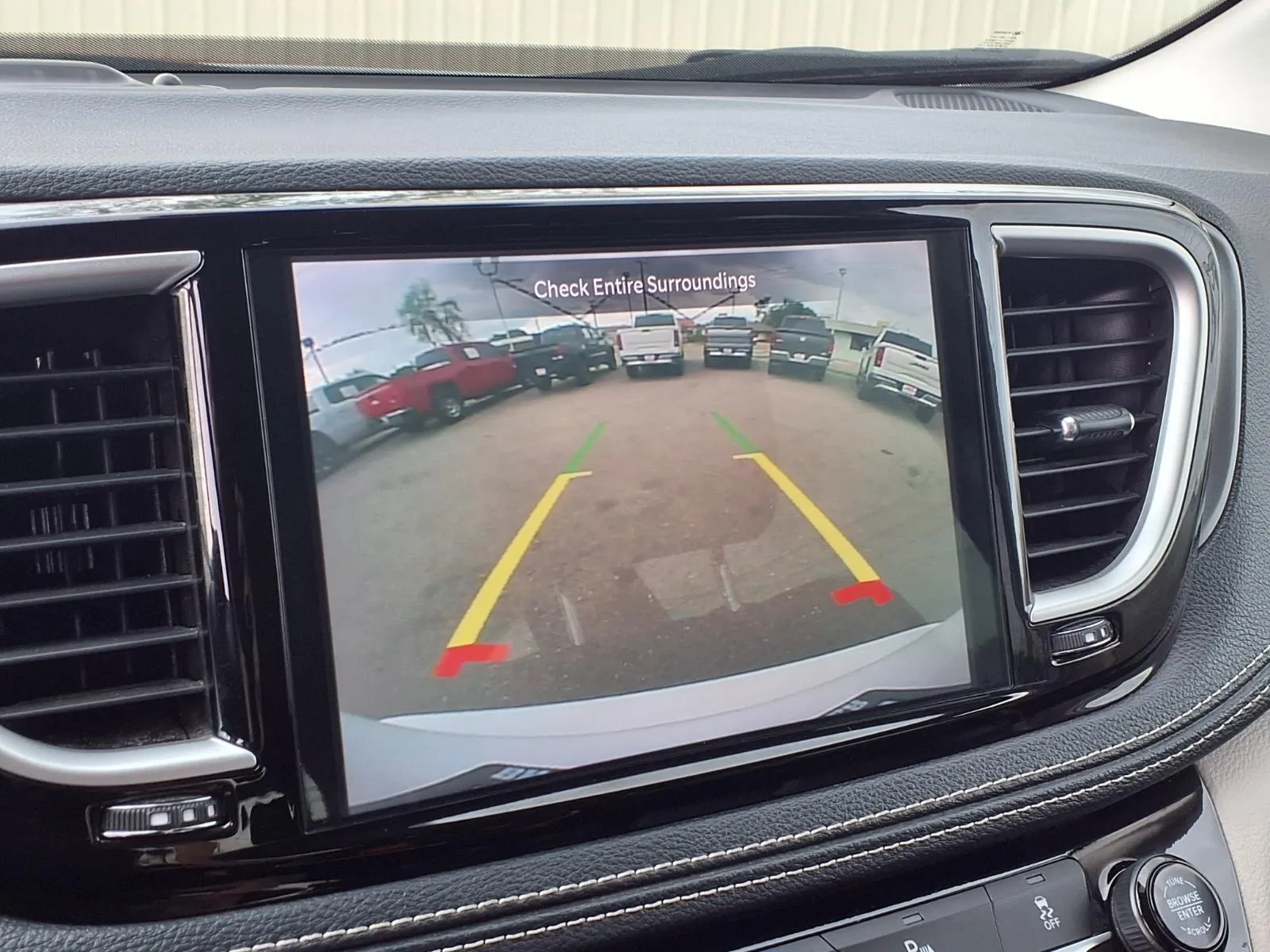 Chrysler Pacifica photo 9