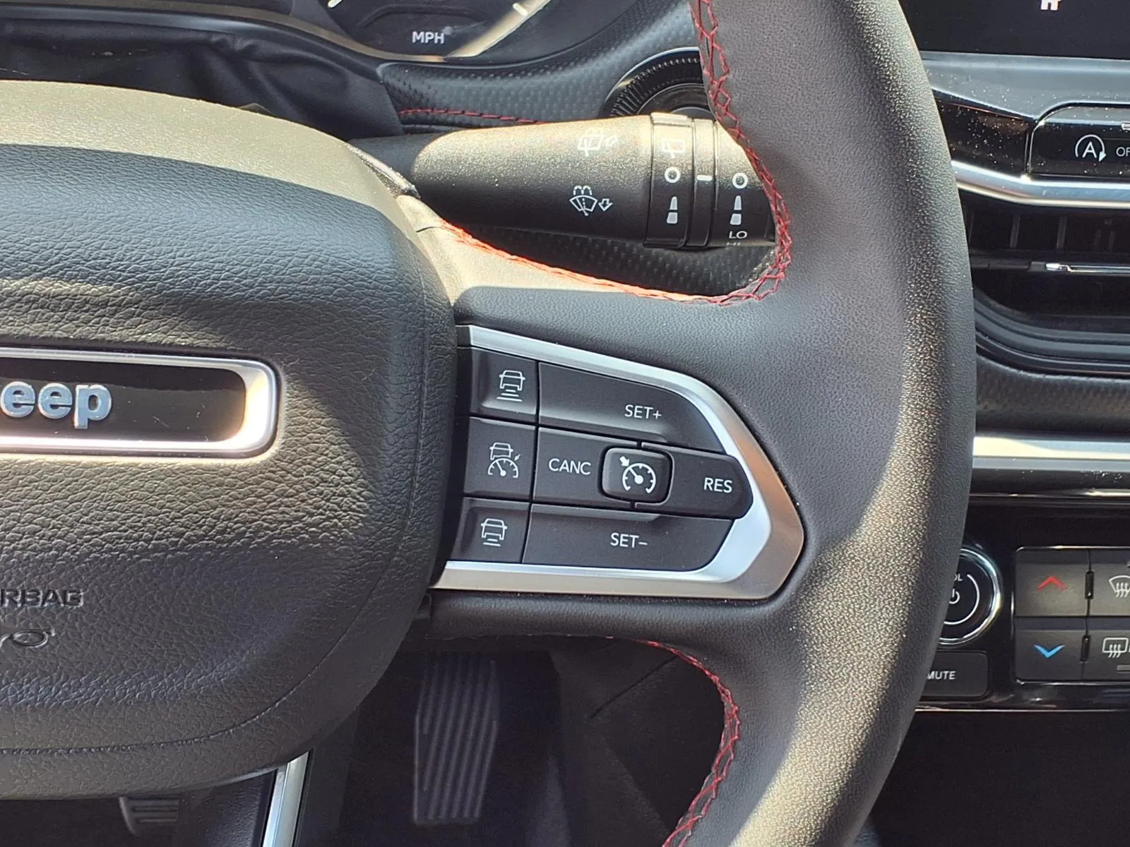 2025 Jeep Compass Trailhawk - Photo 6