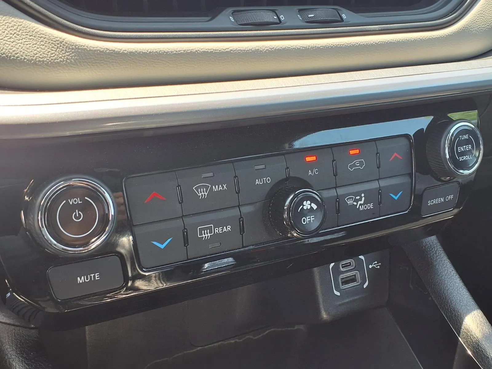 2025 Jeep Compass Limited - Photo 10