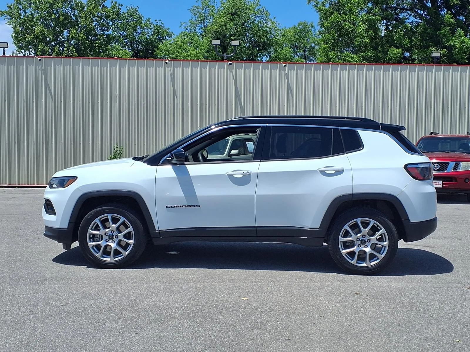 2025 Jeep Compass Limited - Photo 16