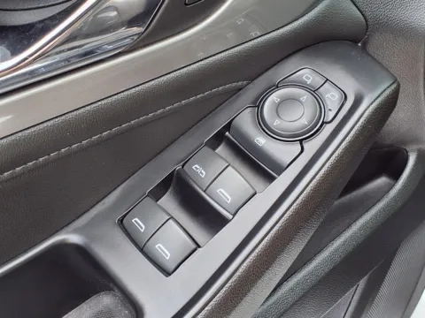More photos of 2023 CHEVROLET TRAVERSE LT at Bryan's Car Corner Chickasha, OK