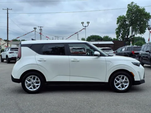 Photos of 2025 KIA SOUL LX for sale in Chickasha, OK at Bryan's Car Corner Chickasha
