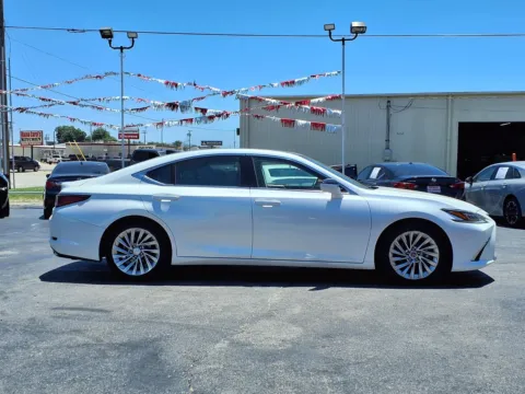 Photos of 2020 LEXUS ES 350 ULTRA LUXURY for sale in Chickasha, OK at Bryan's Car Corner Chickasha