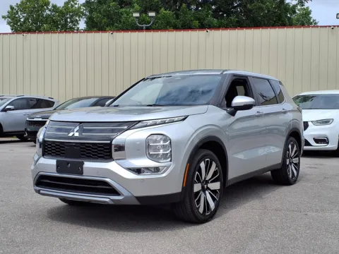 Photos of 2025 MITSUBISHI OUTLANDER SE for sale in Chickasha, OK at Bryan's Car Corner Chickasha