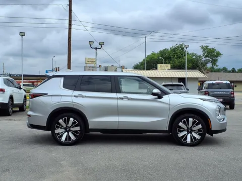 Another view of 2025 MITSUBISHI OUTLANDER SE for sale in Chickasha, OK at Bryan's Car Corner Chickasha