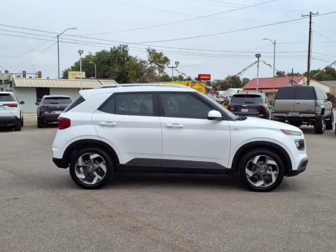 Photos of 2024 HYUNDAI VENUE SEL for sale in Chickasha, OK at Bryan's Car Corner Chickasha