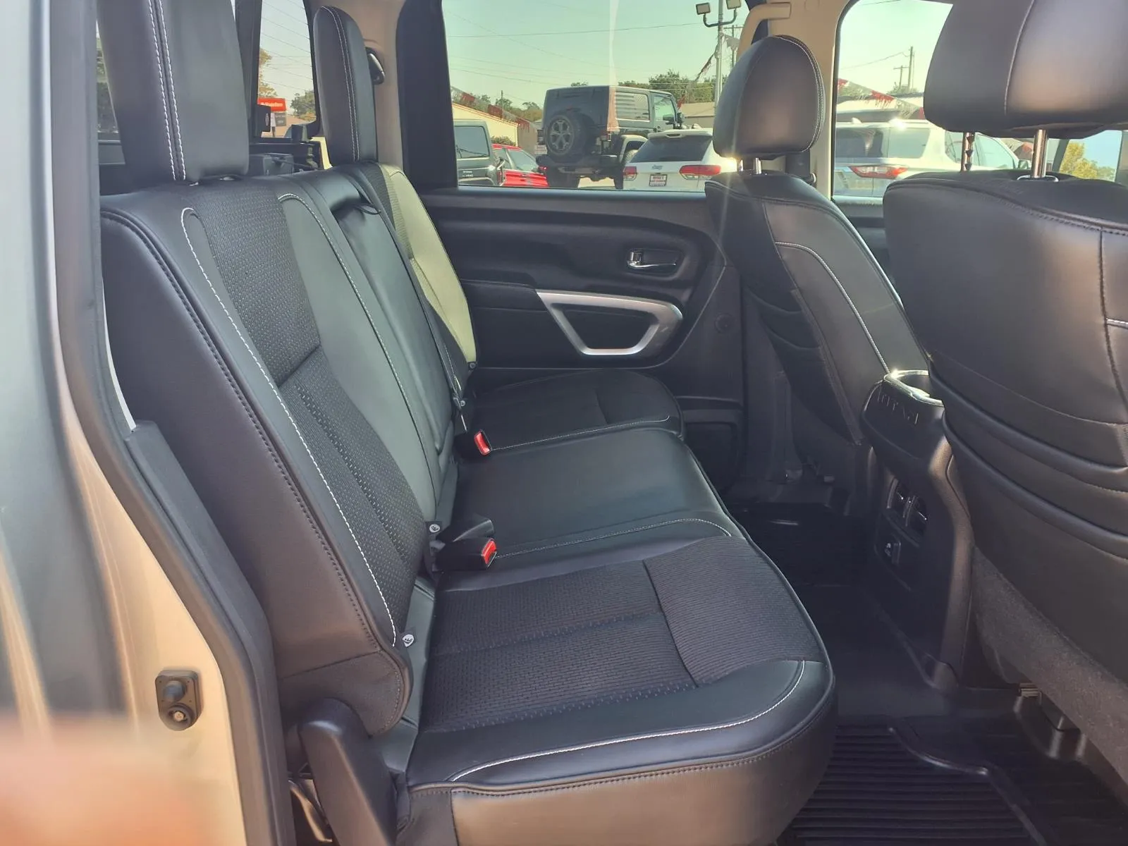 Nissan Titan photo 13