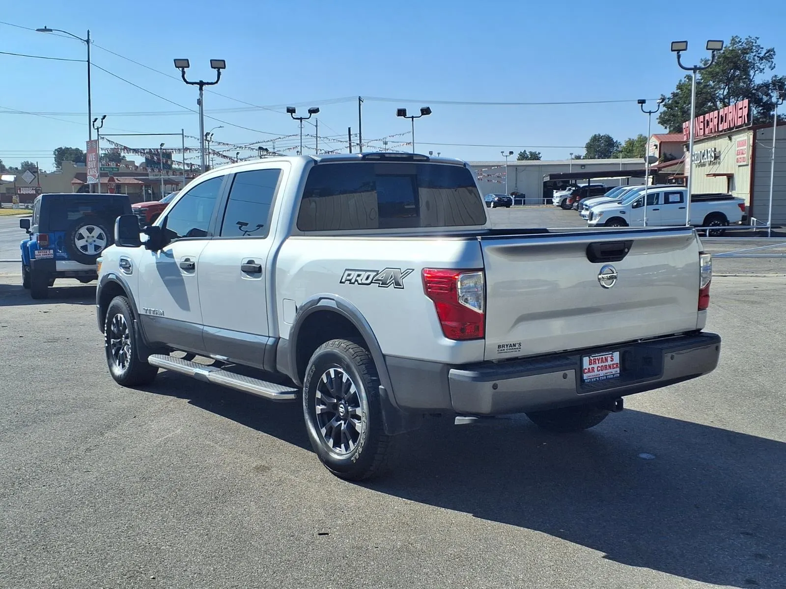 Nissan Titan photo 17