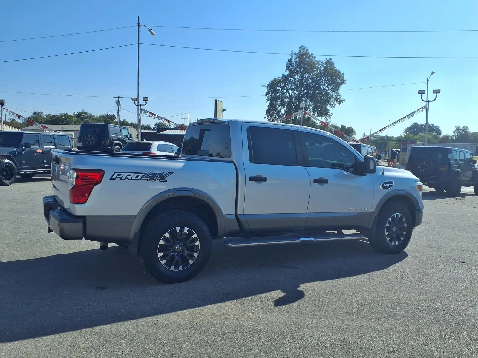 Nissan Titan photo 19