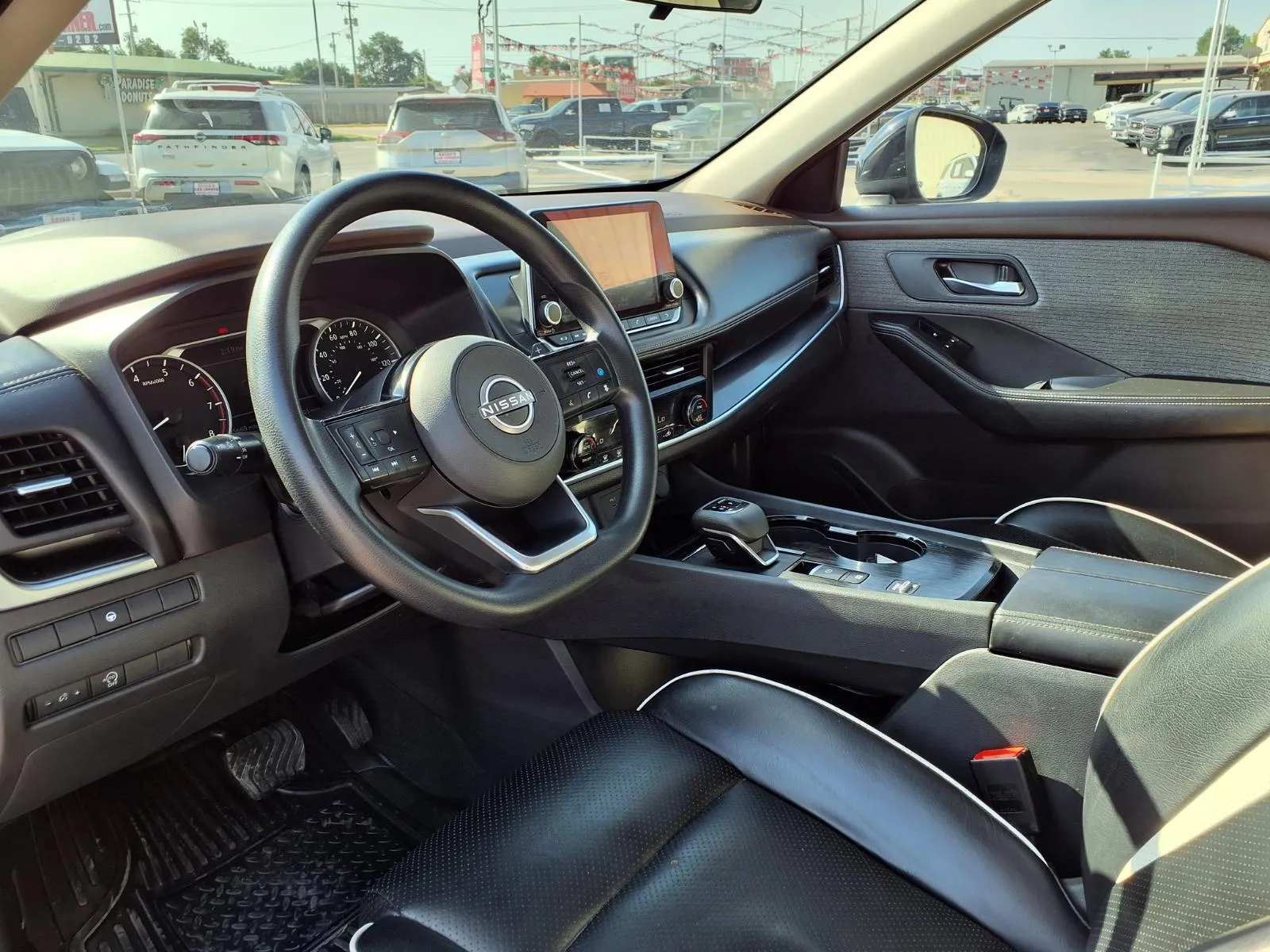 Nissan Rogue photo 11