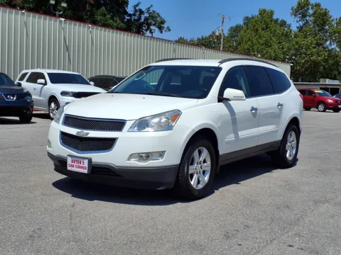 White 2012 CHEVROLET TRAVERSE LT for sale in Chickasha, OK