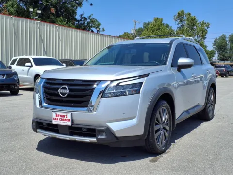Silver 2022 NISSAN PATHFINDER SL for sale in Chickasha, OK