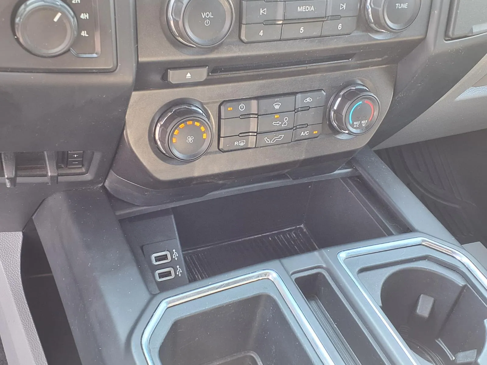 Ford F-150 photo 10