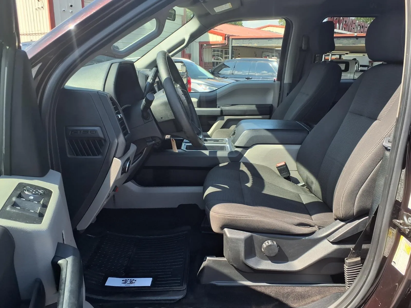 Ford F-150 photo 11
